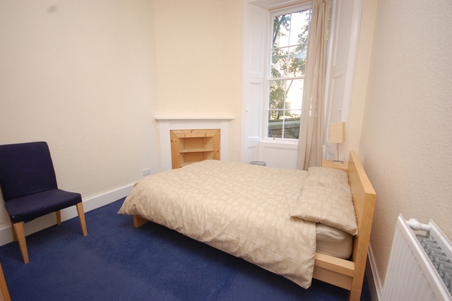  Image of 3 bedroom Flat to rent in Lutton Place Edinburgh EH8 at Newington Edinburgh Edinburgh, EH8 9PD