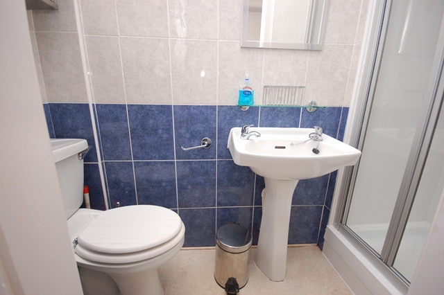  Image of 3 bedroom Flat to rent in Lutton Place Edinburgh EH8 at Newington Edinburgh Edinburgh, EH8 9PD