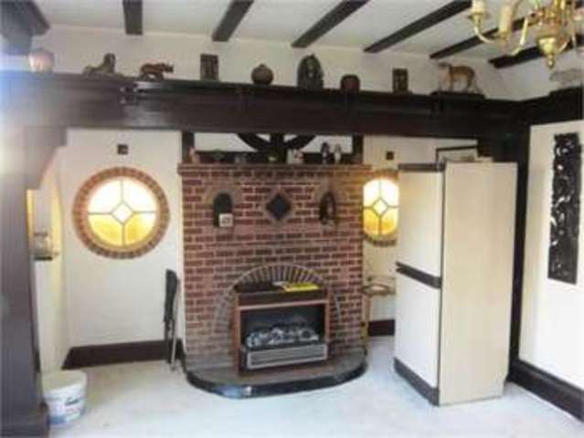  Image of 3 bedroom Cottage for sale in Lymington Avenue Leigh-on-Sea SS9 at Lymington avenue Leigh on sea Leigh-on-Sea, SS9 2AU