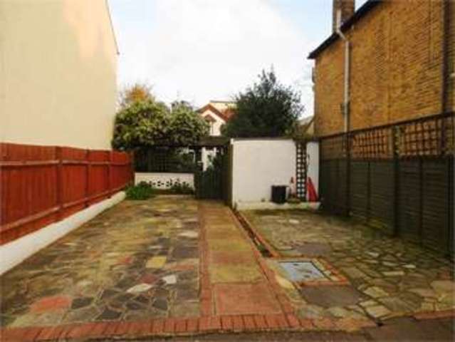  Image of 3 bedroom Cottage for sale in Lymington Avenue Leigh-on-Sea SS9 at Lymington avenue Leigh on sea Leigh-on-Sea, SS9 2AU