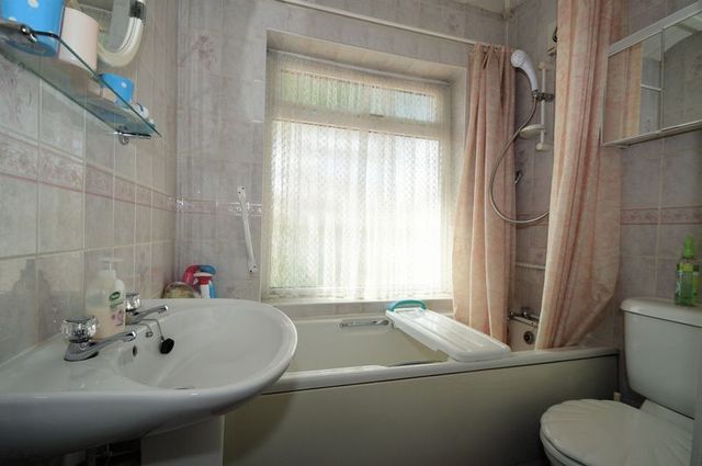  Image of 3 bedroom Detached house for sale in Lyndhurst Road Erdington Birmingham B24 at Lyndhurst Road Erdington Birmingham, B24 8QS