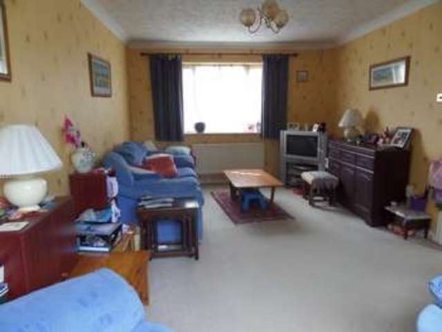  Image of 4 bedroom Detached house for sale in Lynmouth Crescent Furzton Milton Keynes MK4 at Milton Keynes, MK4 1HD