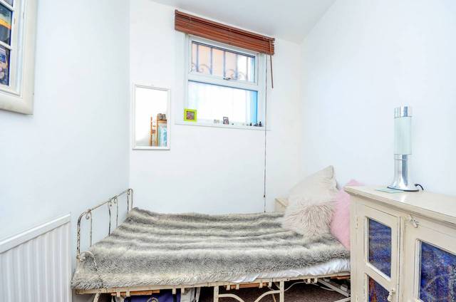  Image of 3 bedroom Flat for sale in Mabley Street London E9 at Mabley Street  Victoria Park, E9 5RH