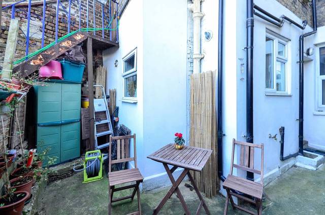  Image of 3 bedroom Flat for sale in Mabley Street London E9 at Mabley Street  Victoria Park, E9 5RH