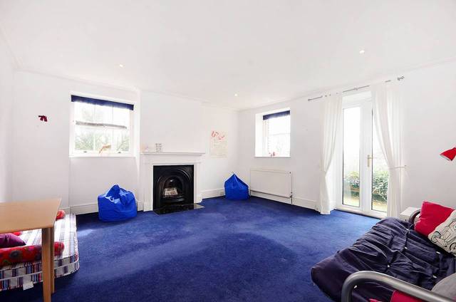  Image of 3 bedroom Flat to rent in Chesterfield Walk London SE10 at Macartney House  Greenwich, SE10 8HJ