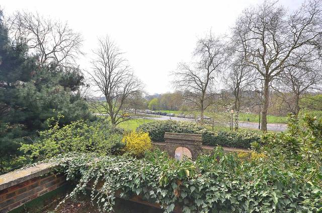  Image of 3 bedroom Flat to rent in Chesterfield Walk London SE10 at Macartney House  Greenwich, SE10 8HJ