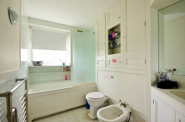  Image of 3 bedroom Flat to rent in Chesterfield Walk London SE10 at Macartney House  Greenwich, SE10 8HJ
