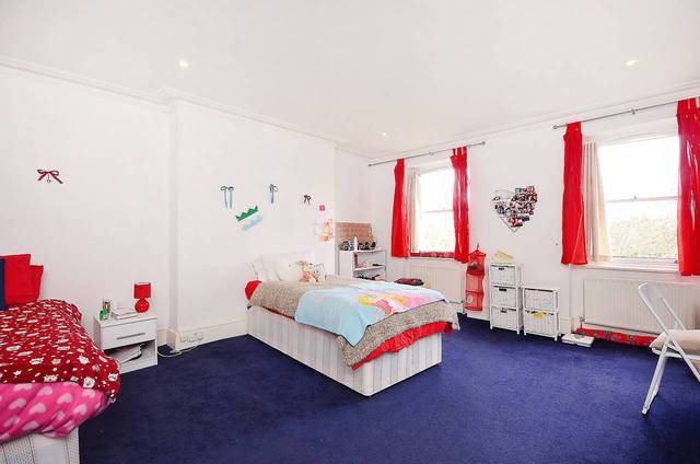  Image of 3 bedroom Flat to rent in Chesterfield Walk London SE10 at Macartney House  Greenwich, SE10 8HJ