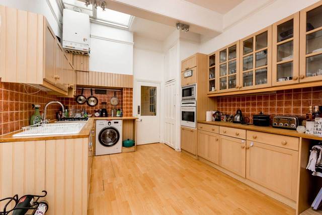  Image of 3 bedroom Flat to rent in Chesterfield Walk London SE10 at Macartney House  Greenwich, SE10 8HJ