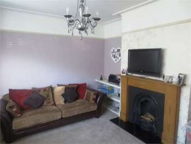  Image of 4 bedroom Semi-Detached house for sale in Macdonald Avenue Westcliff-on-Sea SS0 at MacDonald avenue Westcliff on sea Prittlewell, SS0 9BS