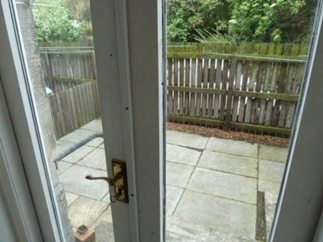  Image of 3 bedroom Flat to rent in Madeira Street Edinburgh EH6 at Leith Edinburgh Edinburgh, EH6 4AL