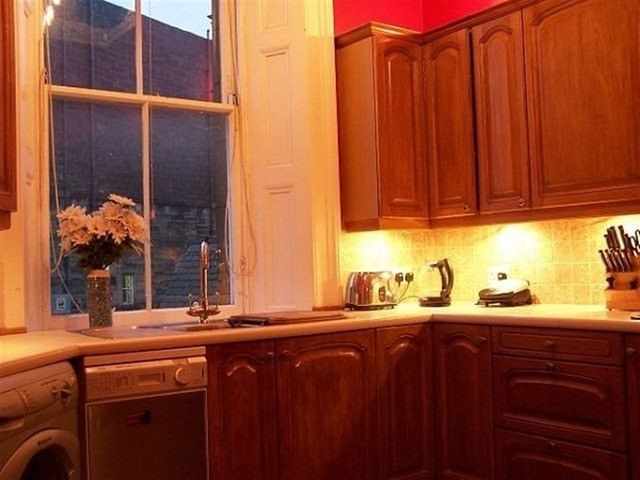  Image of 2 bedroom Flat to rent in Magdala Crescent Edinburgh EH12 at West End Edinburgh Edinburgh, EH12 5BD