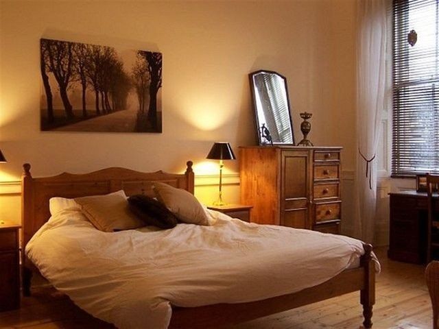  Image of 2 bedroom Flat to rent in Magdala Crescent Edinburgh EH12 at West End Edinburgh Edinburgh, EH12 5BD