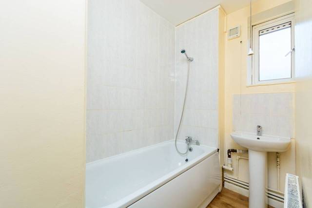  Image of 3 bedroom Flat for sale in Evelyn Street London SE8 at Magnolia House  Deptford, SE8 5QU