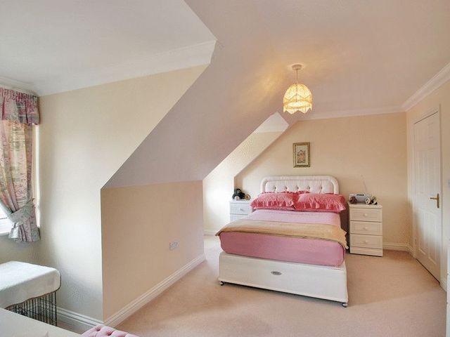  Image of 2 bedroom Flat for sale in Maidenbower Place Maidenbower Crawley RH10 at Maidenbower Place Maidenbower Crawley, RH10 7QG