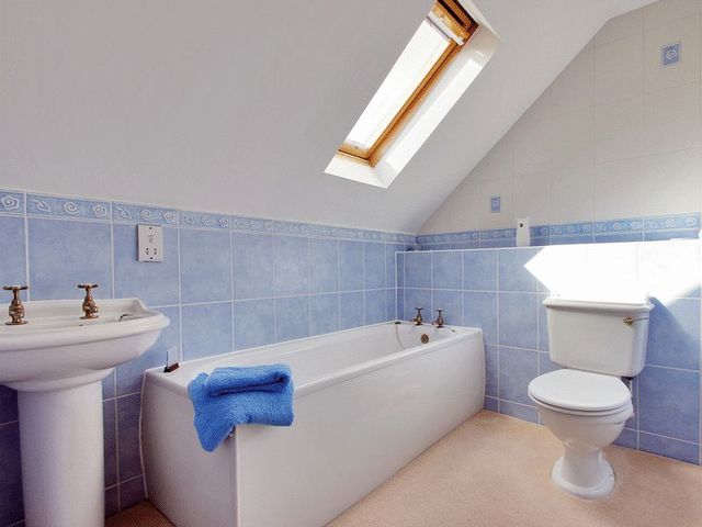  Image of 2 bedroom Flat for sale in Maidenbower Place Maidenbower Crawley RH10 at Maidenbower Place Maidenbower Crawley, RH10 7QG