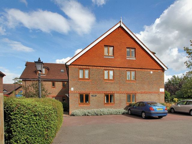  Image of 2 bedroom Flat for sale in Maidenbower Place Maidenbower Crawley RH10 at Maidenbower Place Maidenbower Crawley, RH10 7QG