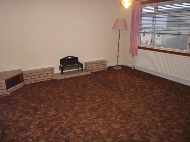  Image of 3 bedroom Flat to rent in Main Street Crossgates Cowdenbeath KY4 at Cowdenbeath Fife Fife, KY4 8AJ