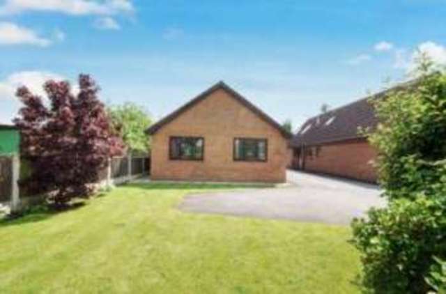  Image of 3 bedroom Bungalow for sale in Main Street Hatfield Woodhouse Doncaster DN7 at Hatfield Woodhouse Doncaster Hatfield Woodhouse, DN7 6PB