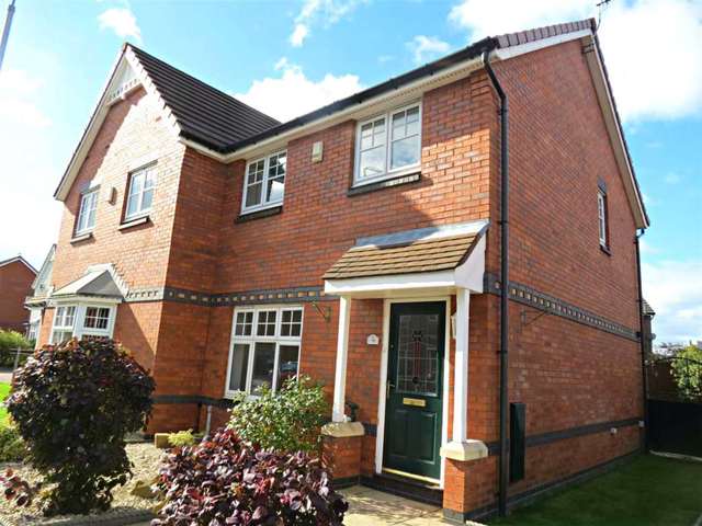  Image of 3 bedroom Semi-Detached house to rent in Makerfield Drive Newton-Le-Willows WA12 at Makerfield Drive  Newton Le Willows, WA12 9WB