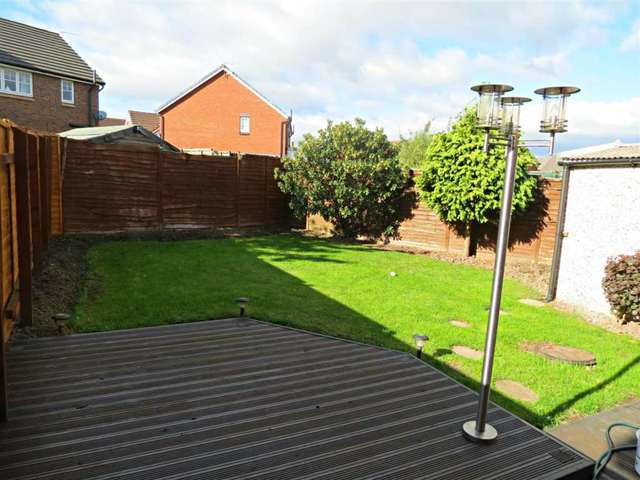  Image of 3 bedroom Semi-Detached house to rent in Makerfield Drive Newton-Le-Willows WA12 at Makerfield Drive  Newton Le Willows, WA12 9WB