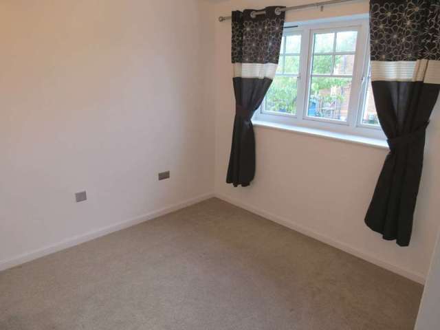  Image of 3 bedroom Semi-Detached house to rent in Makerfield Drive Newton-Le-Willows WA12 at Makerfield Drive  Newton Le Willows, WA12 9WB
