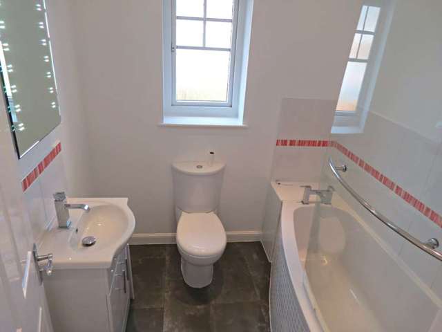  Image of 3 bedroom Semi-Detached house to rent in Makerfield Drive Newton-Le-Willows WA12 at Makerfield Drive  Newton Le Willows, WA12 9WB