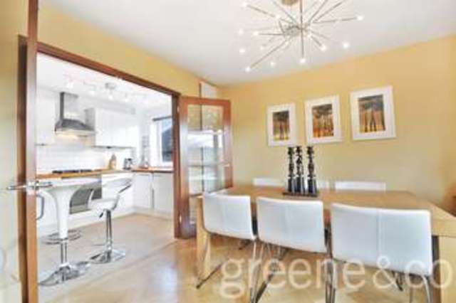  Image of 2 bedroom Flat to rent in Park Road London N8 at Crouch End London Hornsey, N8 8JZ