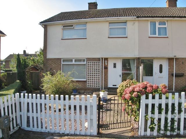  Image of 3 bedroom Semi-Detached house for sale in Malkin Avenue Radcliffe-on-Trent Nottingham NG12 at Malkin Avenue Radcliffe-on-Trent Nottingham, NG12 1DP