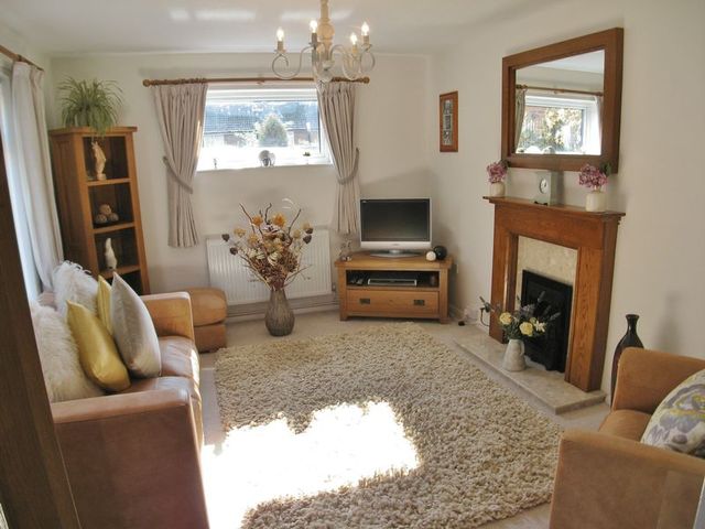  Image of 3 bedroom Semi-Detached house for sale in Malkin Avenue Radcliffe-on-Trent Nottingham NG12 at Malkin Avenue Radcliffe-on-Trent Nottingham, NG12 1DP
