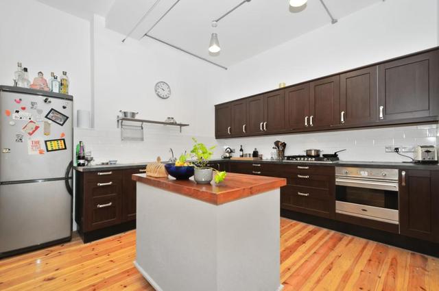  Image of 2 bedroom Flat to rent in Mallow Street London EC1Y at Old Street London Old Street, EC1Y 8RQ
