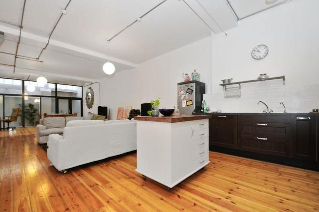  Image of 2 bedroom Flat to rent in Mallow Street London EC1Y at Old Street London Old Street, EC1Y 8RQ