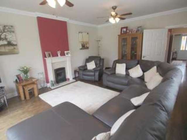  Image of 3 bedroom Detached house for sale in Manchester Road Chapel-En-Le-Frith High Peak SK23 at Chapel-en-le-Frith  High Peak, SK23 9SR