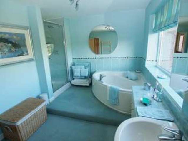  Image of 4 bedroom Detached house for sale in Manchester Road Chapel-En-Le-Frith High Peak SK23 at Chapel-en-le-Frith  High Peak, SK23 9TP