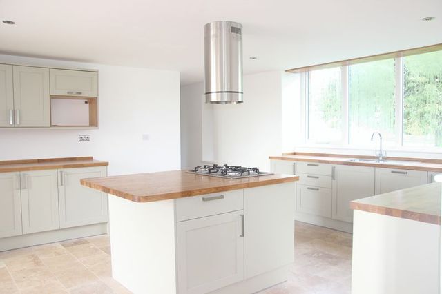  Image of 5 bedroom Detached house for sale in Manor Way Portskewett Caldicot NP26 at Portskewett Sudbrook, NP26 5TQ