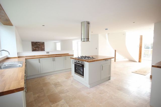  Image of 5 bedroom Detached house for sale in Manor Way Portskewett Caldicot NP26 at Portskewett Sudbrook, NP26 5TQ