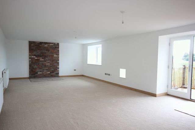  Image of 5 bedroom Detached house for sale in Manor Way Portskewett Caldicot NP26 at Portskewett Sudbrook, NP26 5TQ