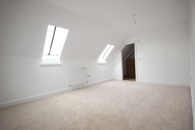  Image of 5 bedroom Detached house for sale in Manor Way Portskewett Caldicot NP26 at Portskewett Sudbrook, NP26 5TQ