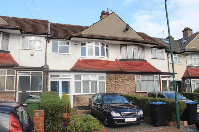  Image of 3 bedroom Terraced house to rent in Manor Close London NW9 at Manor Close  London, NW9 9HD