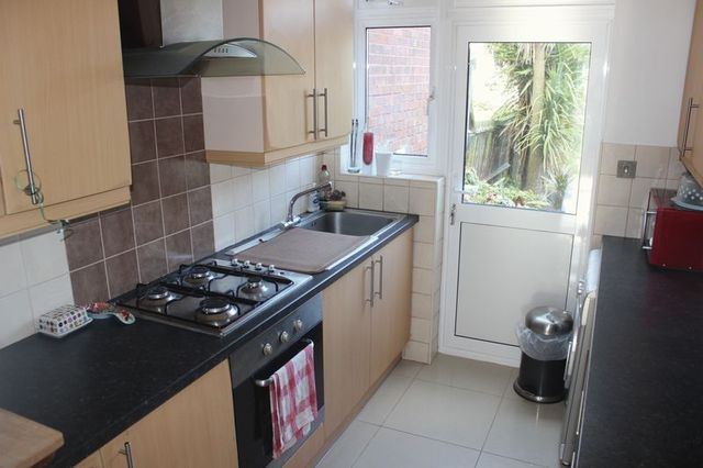  Image of 3 bedroom Terraced house to rent in Manor Close London NW9 at Manor Close  London, NW9 9HD