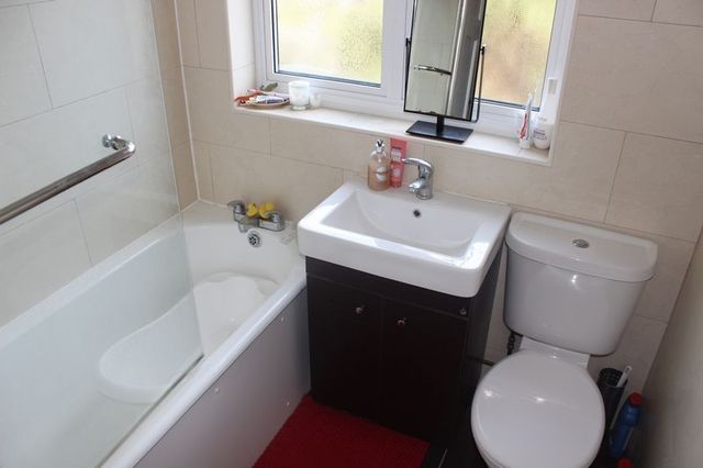  Image of 3 bedroom Terraced house to rent in Manor Close London NW9 at Manor Close  London, NW9 9HD