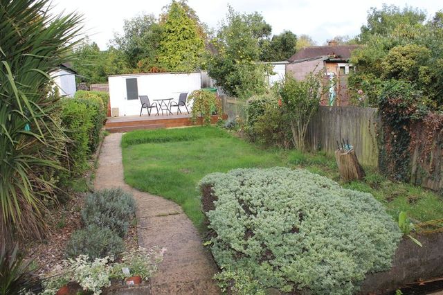  Image of 3 bedroom Terraced house to rent in Manor Close London NW9 at Manor Close  London, NW9 9HD