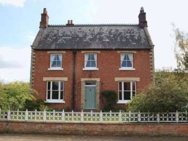  Image of 5 bedroom Detached house for sale in Great North Road Cromwell Newark NG23 at Great North Road  Newark, NG23 6JE