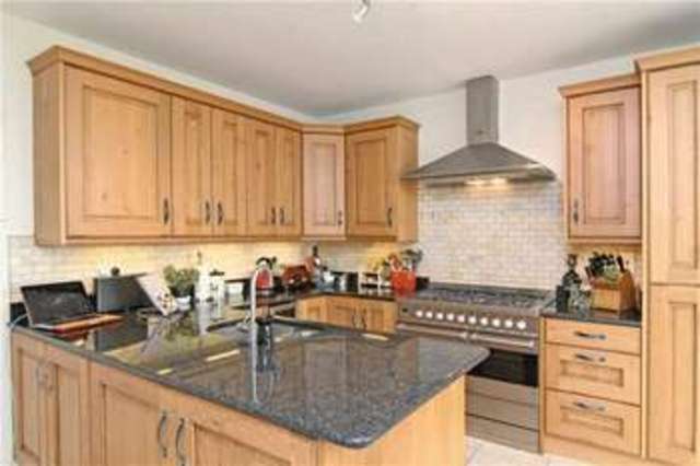  Image of 5 bedroom Detached house for sale in Manor Paddocks Bassingham Lincoln LN5 at Manor Paddocks Bassingham Lincoln, LN5 9GW