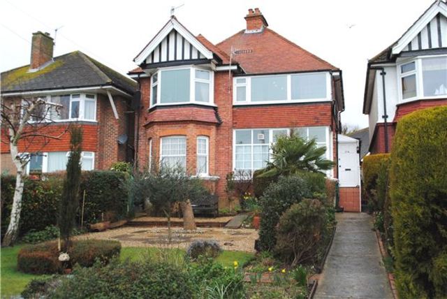  Image of 2 bedroom Flat for sale in Manor Road Bexhill-on-Sea TN40 at East Sussex, TN40 1SP