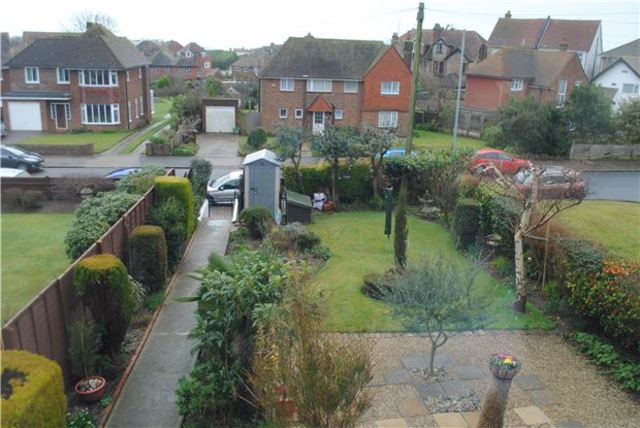  Image of 2 bedroom Flat for sale in Manor Road Bexhill-on-Sea TN40 at East Sussex, TN40 1SP