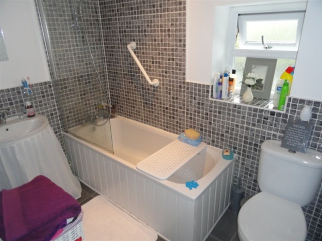  Image of 2 bedroom Terraced house for sale in Manor Road Cottingley Bingley BD16 at Cottingley, Bingley, BD16 1QA