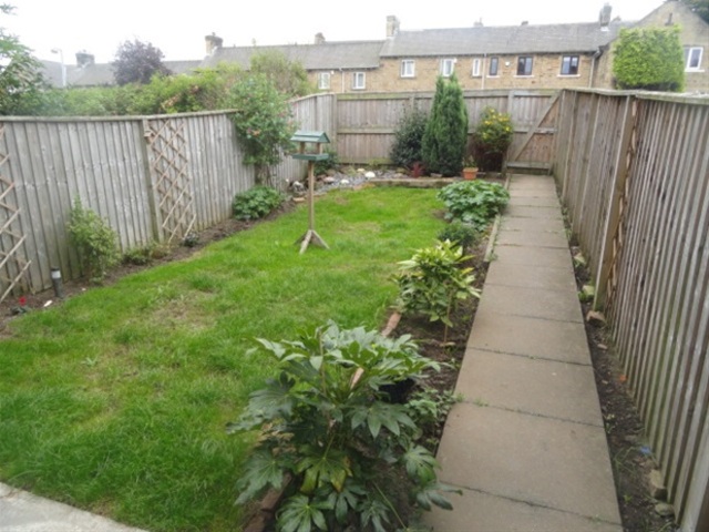  Image of 2 bedroom Terraced house for sale in Manor Road Cottingley Bingley BD16 at Cottingley, Bingley, BD16 1QA