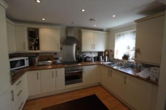  Image of 2 bedroom Flat to rent in Mansel Road East Southampton SO16 at Mansel Road East  Southampton, SO16 9DN