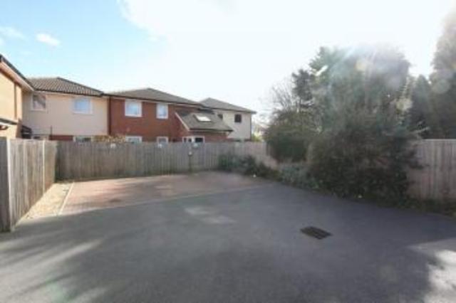  Image of 2 bedroom Flat to rent in Mansel Road East Southampton SO16 at Mansel Road East  Southampton, SO16 9DN